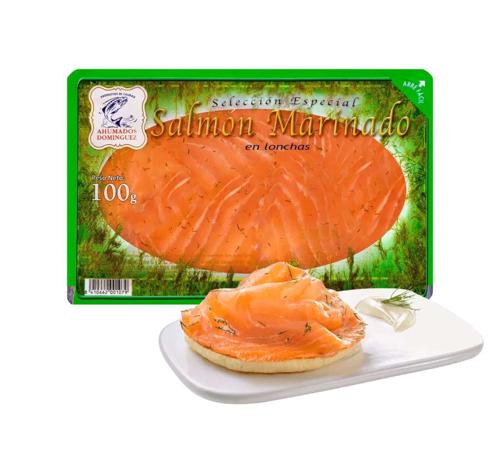 salmon-marinado-lonchas-ahumados-dominguez-sobre-100g-blini-emplatado-1028x972.png
